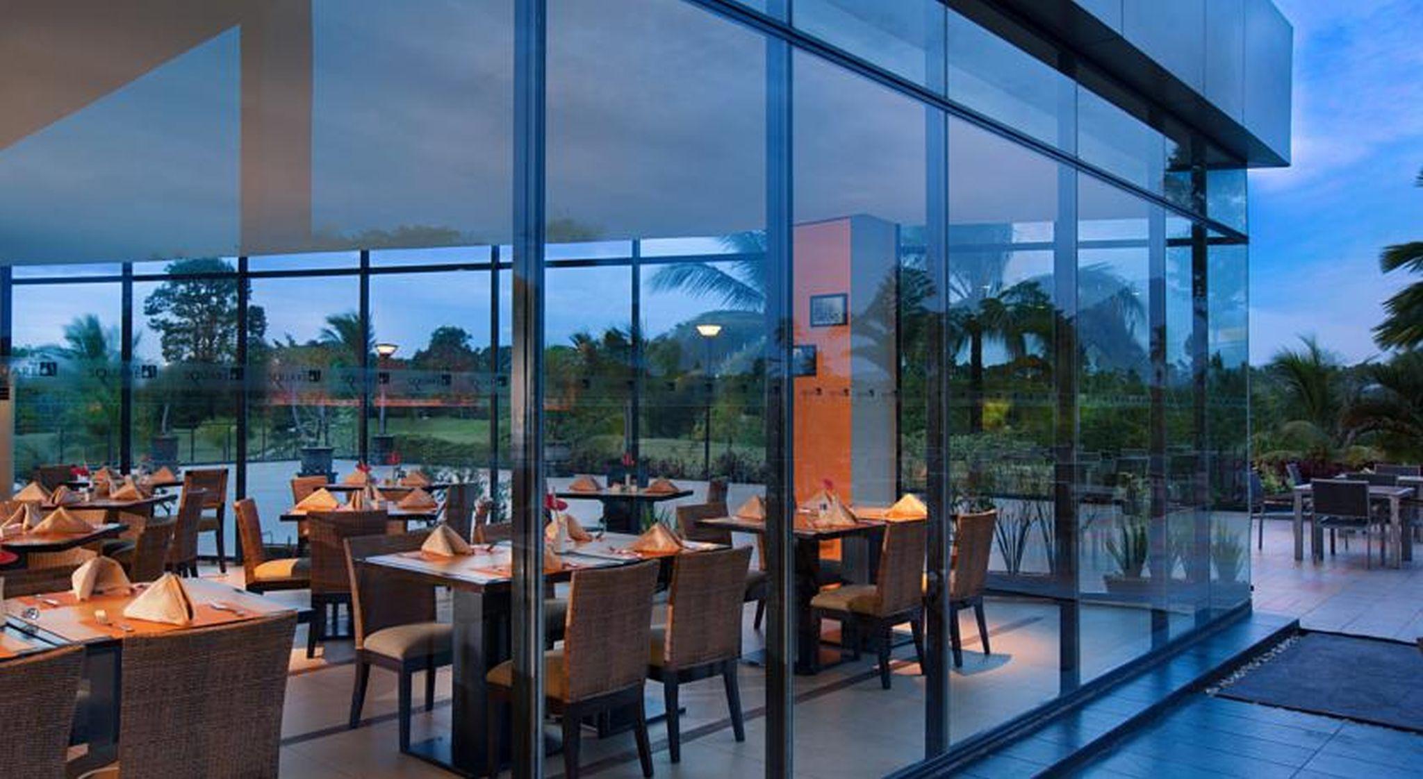 Novotel Golf & Convention Center Hotel 4*