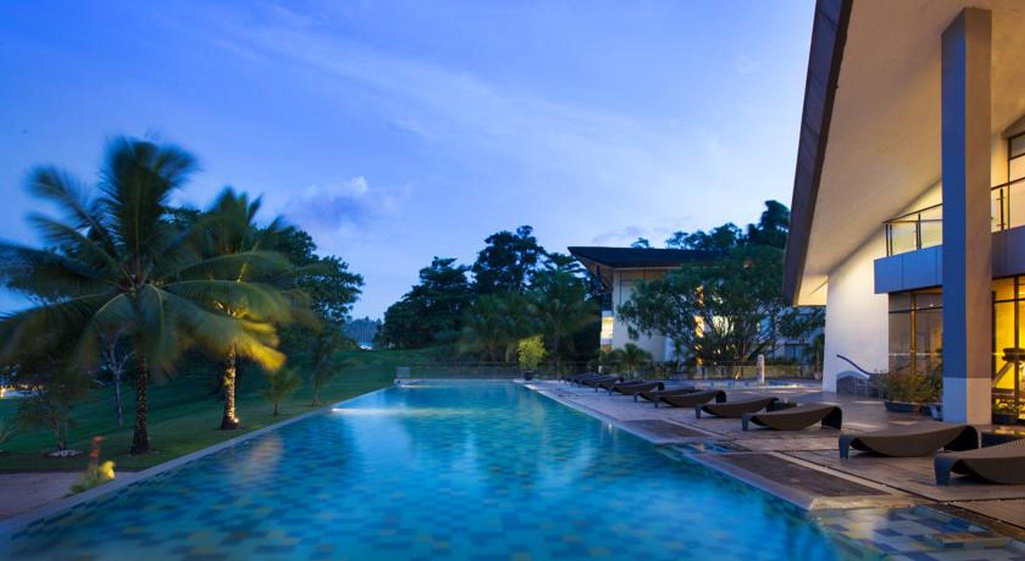 Novotel Golf & Convention Center 4* Manado