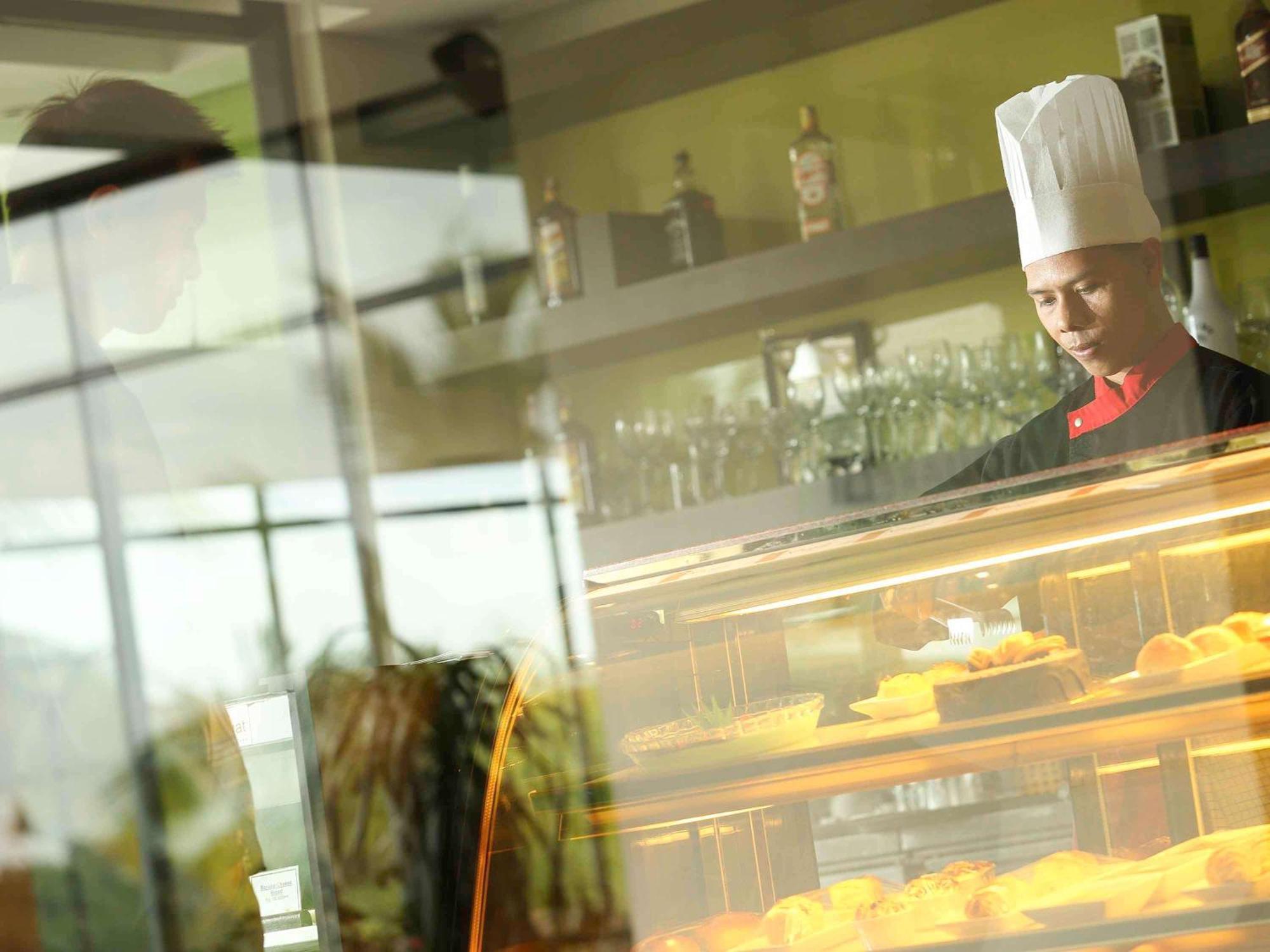 Novotel Golf & Convention Center Hotel Manado