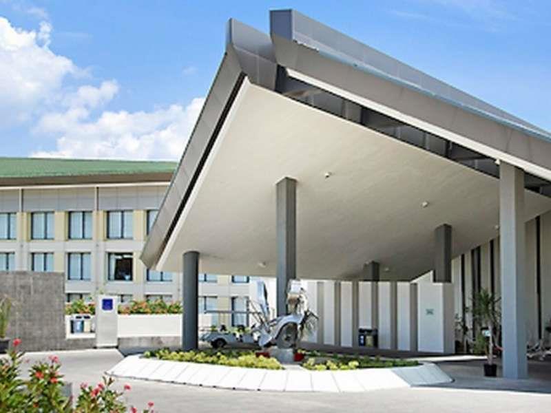 Novotel Golf & Convention Center 4* Manado