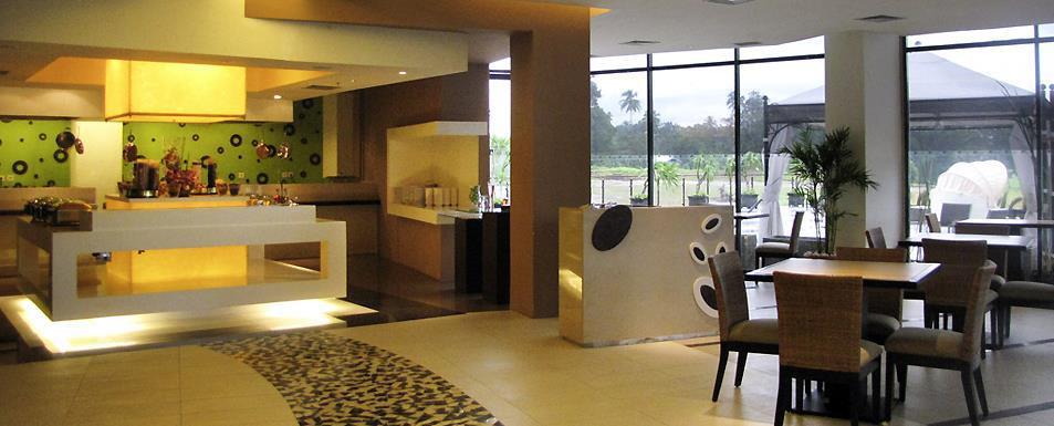 Novotel Golf & Convention Center Hotel